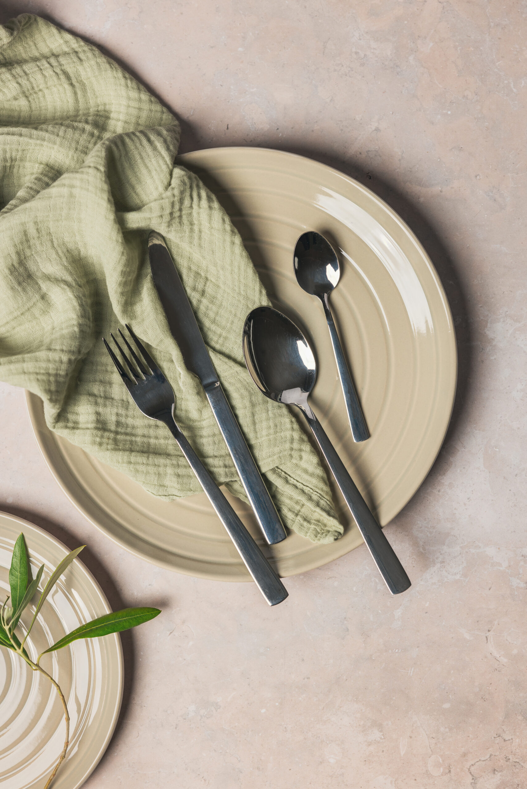 100571 6009710424087 Legend Premium Cutlery set 16pce stainless steel lifestyle image
