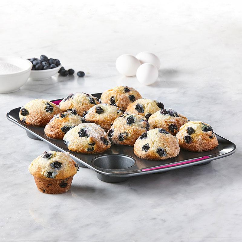 Trudeau 12-Cup Non-Stick Muffin Pan - Image 5