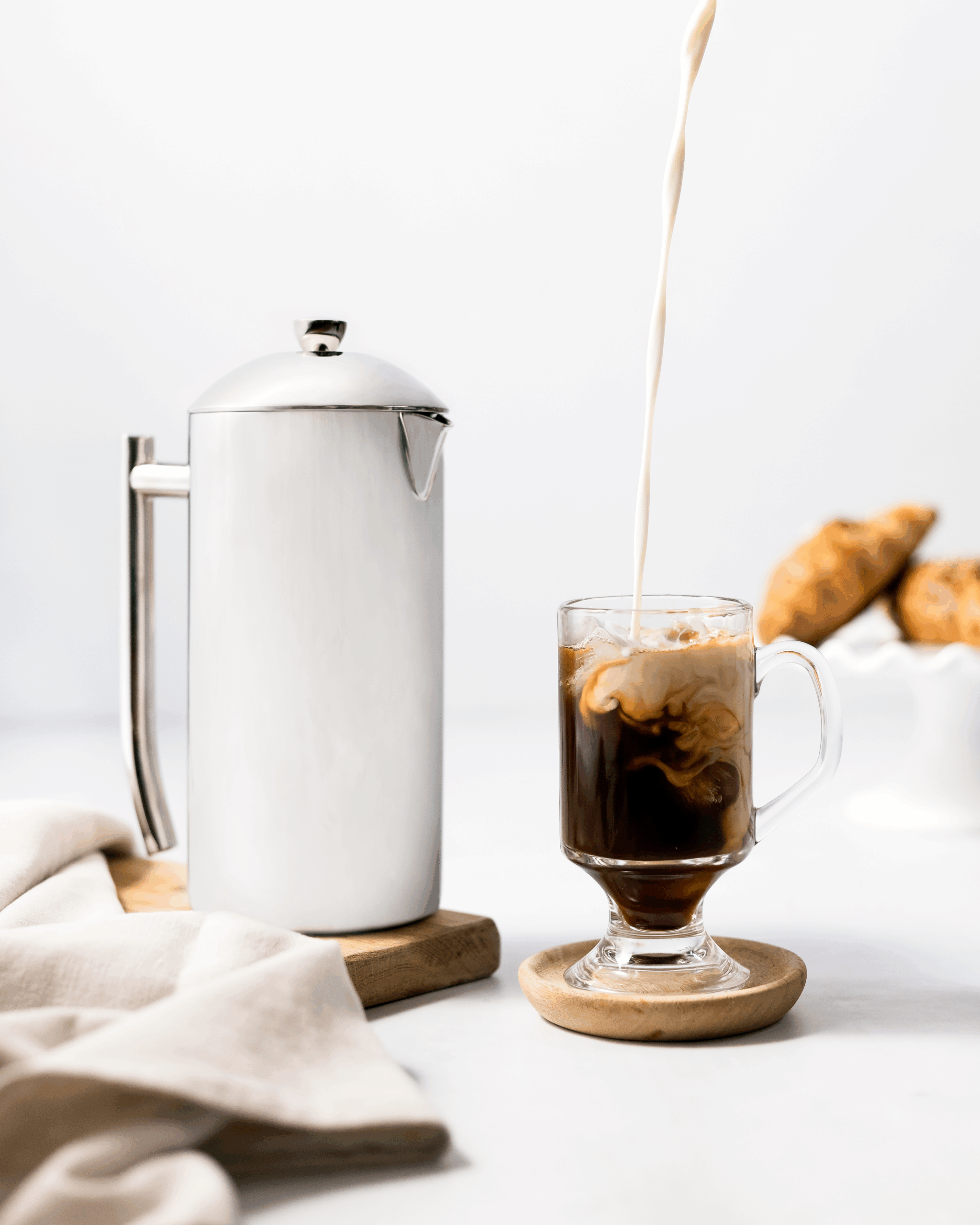 600481 6008098004157 Legend St St 8 Cup Cafetiere Lifestyle Image scaled