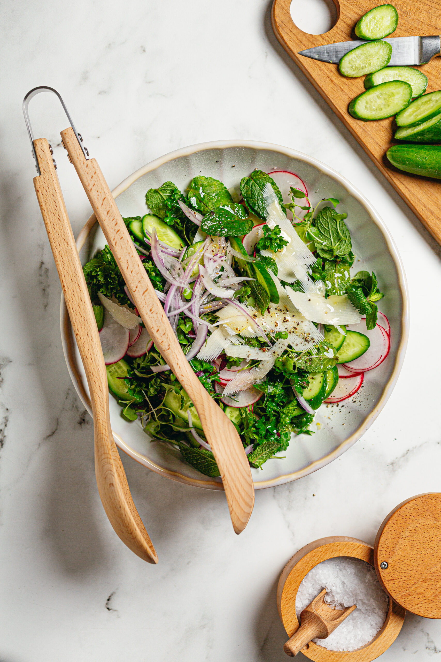 600704 6009710422892 Legend Premium Beechwood Salad Server Lifestyle Image scaled