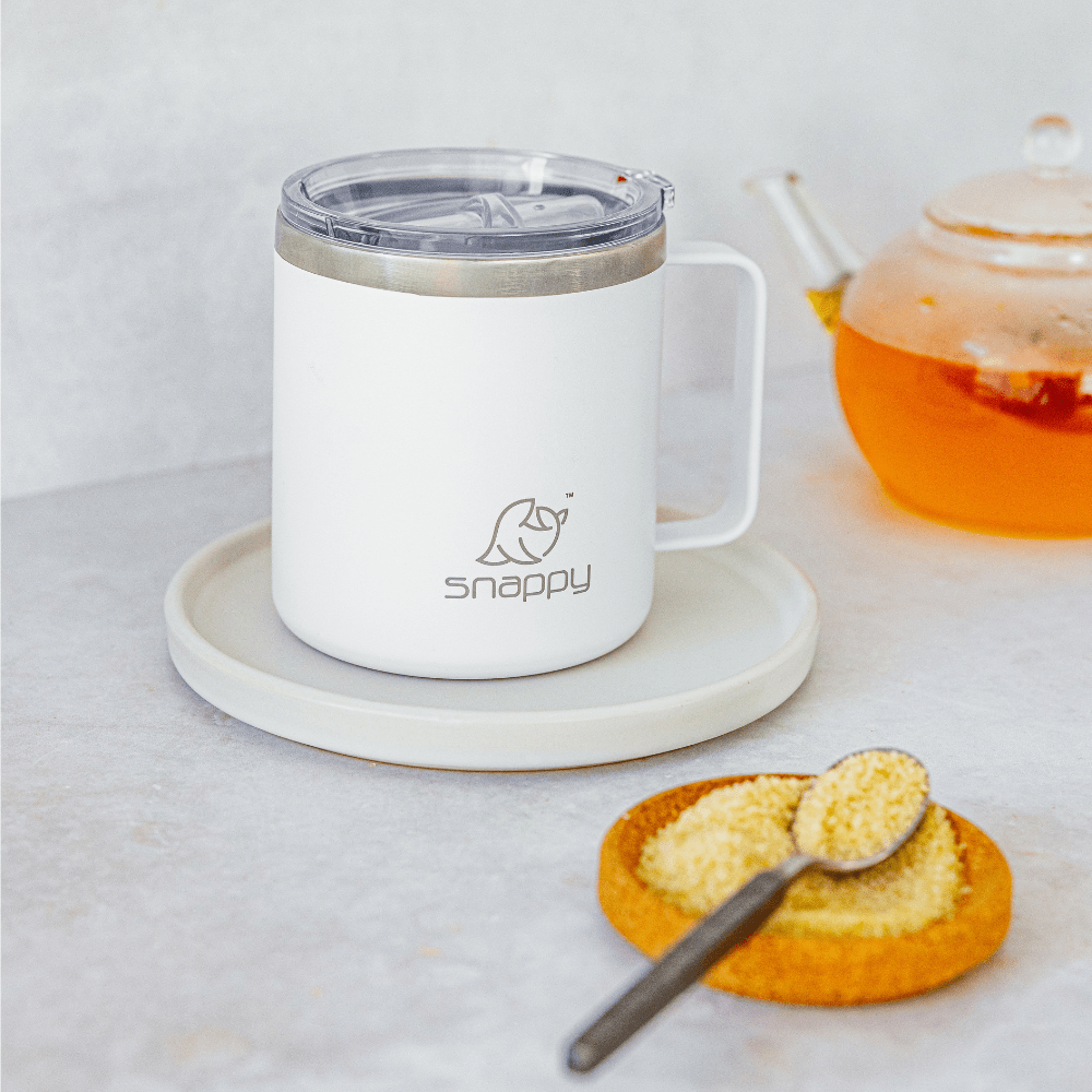 SN OUT350 G 6009710424209 Snappy Outdoor Mug Glacier Lifestyle Image 1