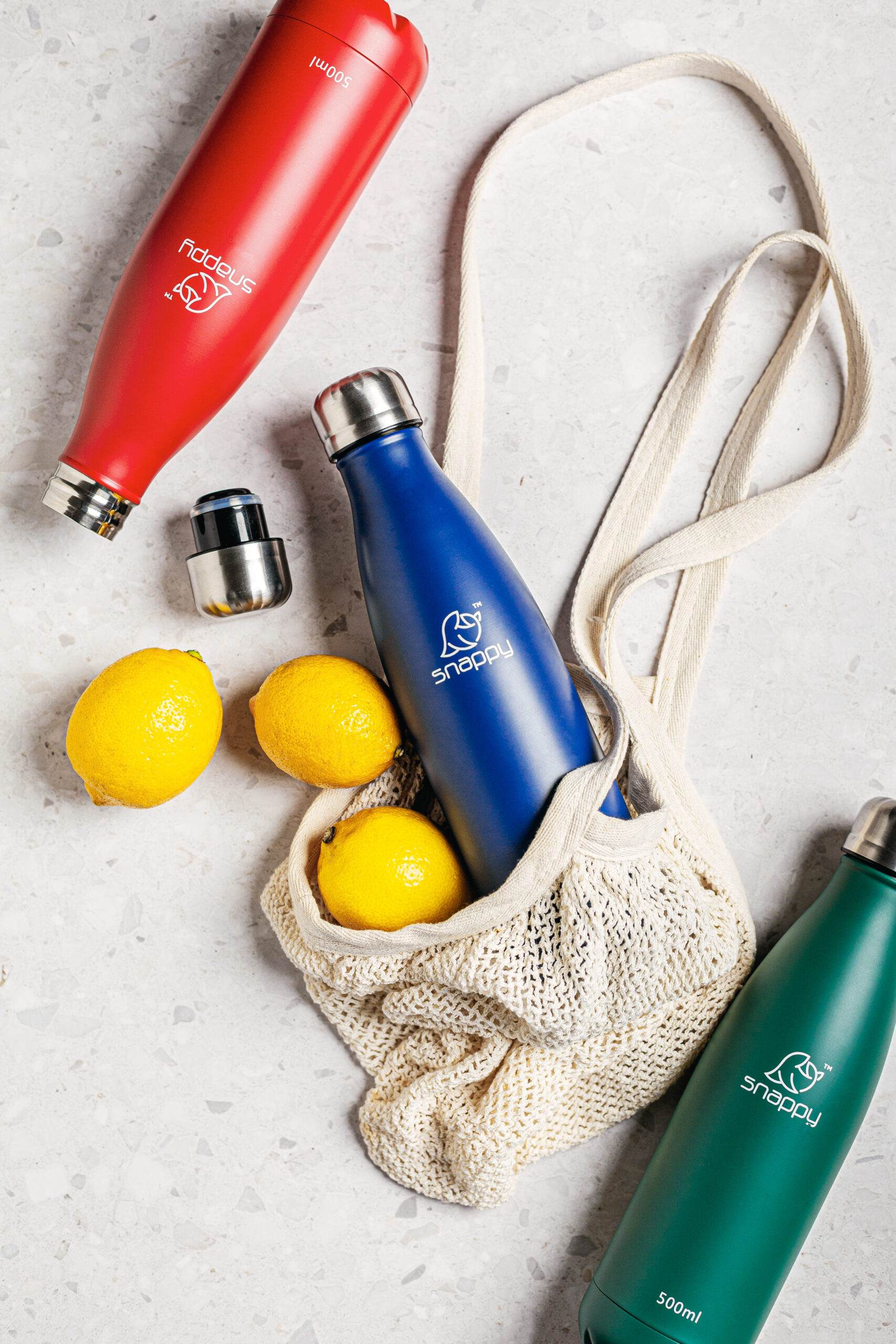 SN VAC500C SN VAC500E SN VAC500O 6009710423011 6009710423028 6009710423004 Snappy St St Vacuum Bottle 500ml Lifestyle Image 3 scaled